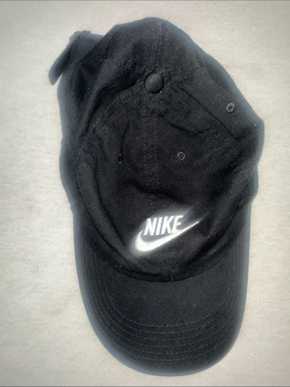 Unisex Nike Black Cap with White Swoosh – Casual Hat